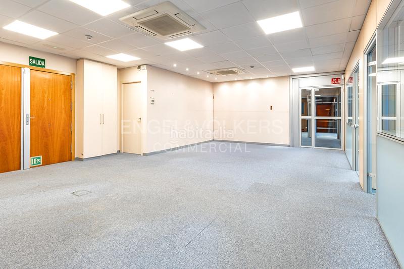 Foto 3900837a-f25e-456d-a399-3d5280f350ba. Miete büro in Eixample Sant Cugat del Vallès