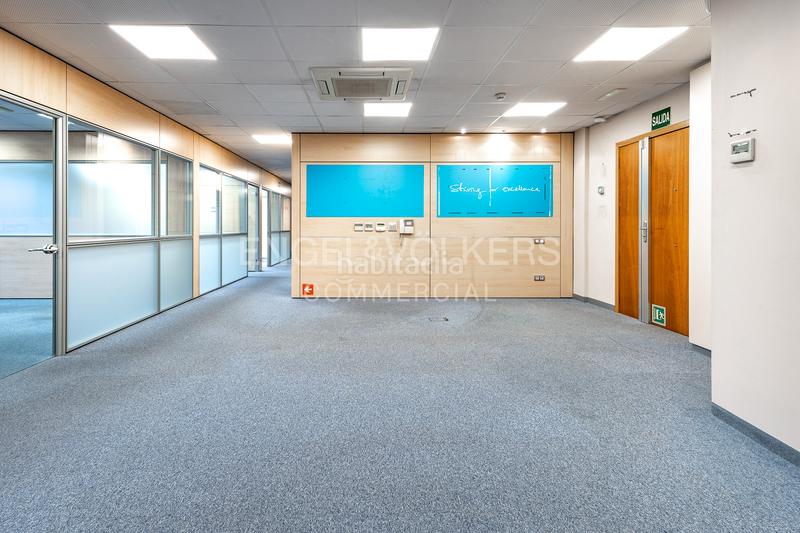 Foto 3e058ebe-a9dd-4e36-9859-5a722882c74d. Miete büro in Eixample Sant Cugat del Vallès