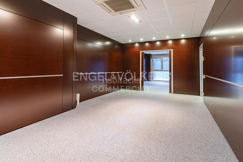 Foto 4887e83b-0381-4029-8962-d5803f66da89. Miete büro in Eixample Sant Cugat del Vallès