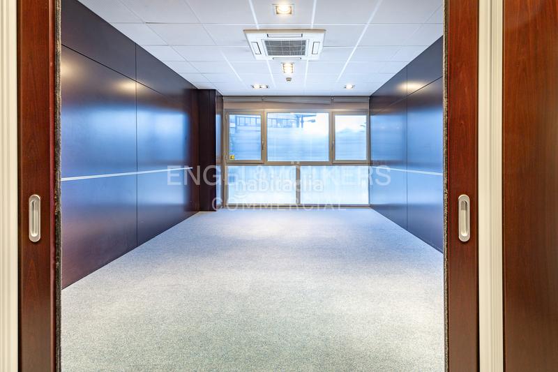 Foto 6e6174fc-5b38-46f1-bce1-5e90ec121955. Miete büro in Eixample Sant Cugat del Vallès