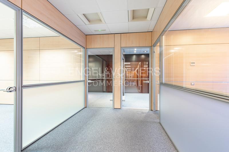 Foto 8edce6a5-a6db-4c08-afc0-e8f3aed9cc07. Miete büro in Eixample Sant Cugat del Vallès