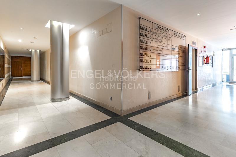 Foto b3b1c56c-c1a1-4ade-8945-073d0c98ad96. Miete büro in Eixample Sant Cugat del Vallès