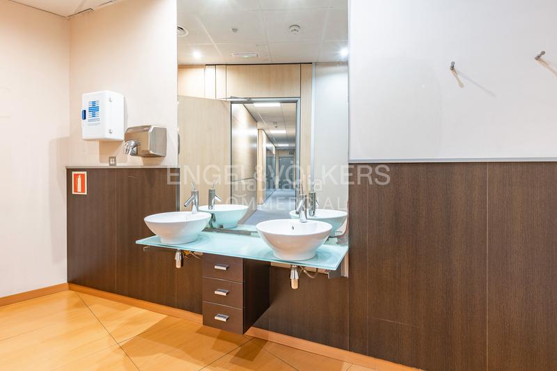 Foto d5071c1f-24ba-4389-befd-ff7221dc8a9b. Miete büro in Eixample Sant Cugat del Vallès