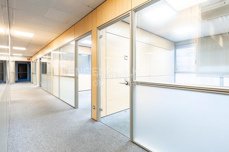 Foto e89ecf75-01c8-4df1-ba7c-17f9721b2d50. Miete büro in Eixample Sant Cugat del Vallès