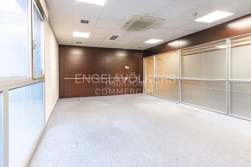 Foto 3d96ed85-2556-4750-9427-962b0a1dc4cc. Rent office space in Eixample Sant Cugat del Vallès