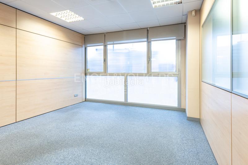 Foto 43946ab3-2f1a-4ceb-8466-56a04d65a8c3. Rent office space in Eixample Sant Cugat del Vallès