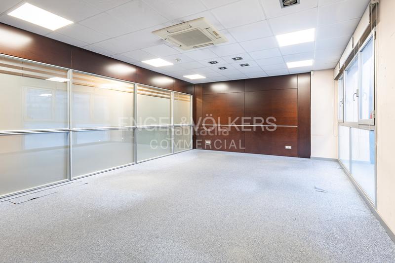 Foto bb771557-9a09-40d5-b2a3-bfd48003c2ca. Rent office space in Eixample Sant Cugat del Vallès