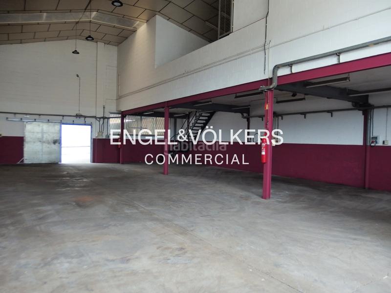 Foto 2c988709-98bf-40ad-8bf6-955c6bbd9d6f. Affitto capannone industriale in Centre Rubí