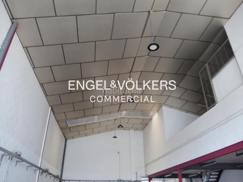 Foto 2f848701-c42c-4343-a85b-71870f2d9166. Alquiler nave industrial nave diáfana en Centre Rubí