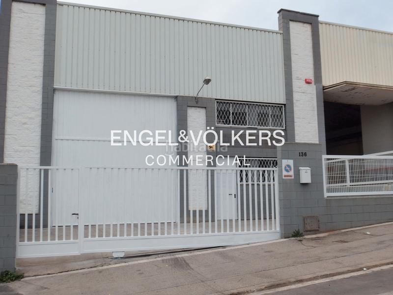 Foto e0bb129d-faf9-456f-a62d-928bde887622. Alquiler nave industrial nave diáfana en Centre Rubí
