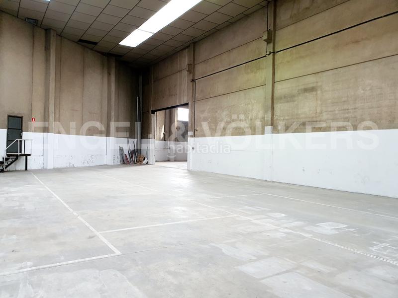 Foto 60f584fb-f9b1-4d7a-9536-d9dbdd35b87a. Location bâtiment à usage industriel dans Centre Rubí