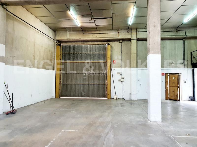 Foto 145ebf49-11eb-4497-a949-9ff8d1854600. Rent industrial building in Centre Rubí