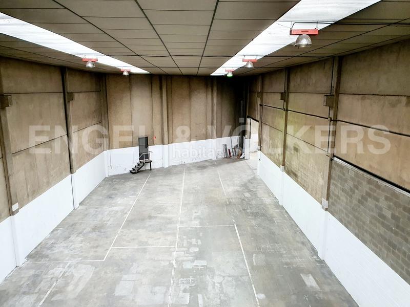 Foto 44e53a77-4100-4cc5-b323-43bdf397468d. Rent industrial building in Centre Rubí