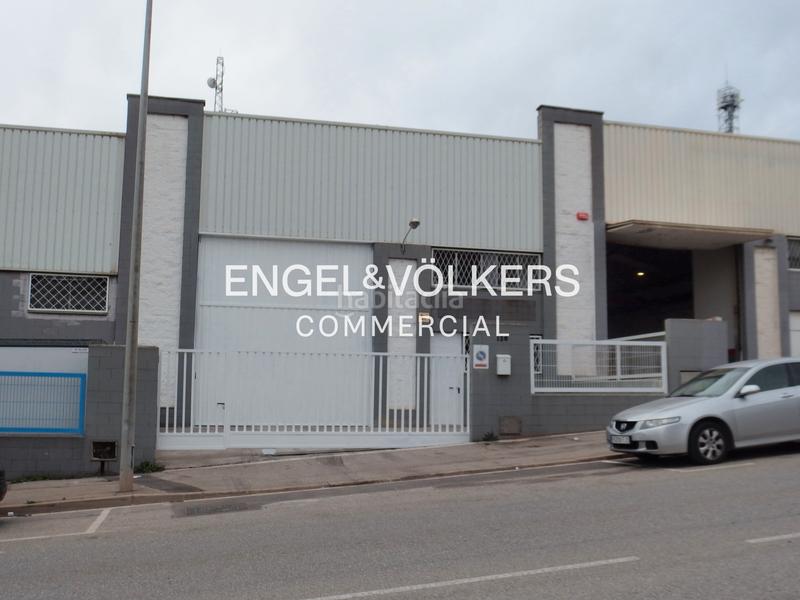 Foto 6a37b9db-9eda-4da0-a880-2a03c2106935. Rent industrial building in Centre Rubí