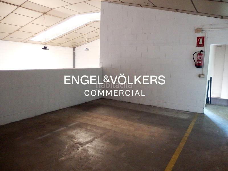 Foto 8ff15a8b-4134-4652-a239-8b579ef84afa. Rent industrial building in Centre Rubí