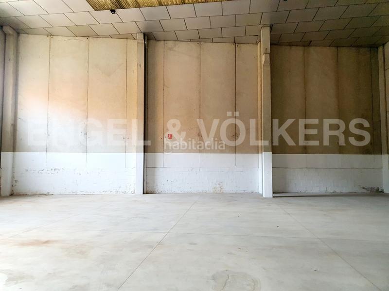Foto bff4175a-1221-4498-891e-fe3f0de1753c. Rent industrial building in Centre Rubí