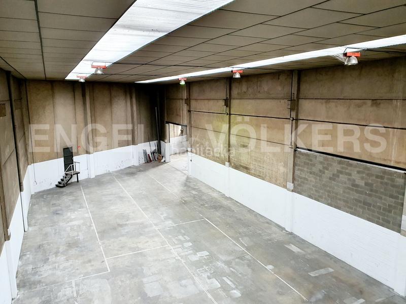 Foto cfa26313-e7e0-492b-81bd-9c78b86142e5. Rent industrial building in Centre Rubí