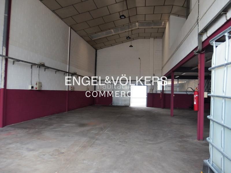 Foto fdcdb8a3-4d8f-44c0-979c-63716a6b6c24. Rent industrial building in Centre Rubí