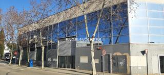 Lloguer Local Comercial a Centre. Navelocal comercial en alquiler con traspaso.