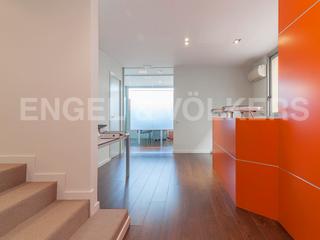 Alquiler Oficina en Dreta de l´Eixample. Oficina y vivienda con terraza en la pedrera