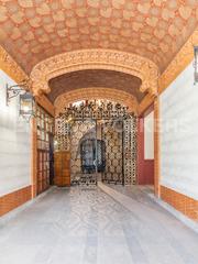 Location Bureau à Dreta de l´Eixample. Oficina en un ático en passeig de gràcia