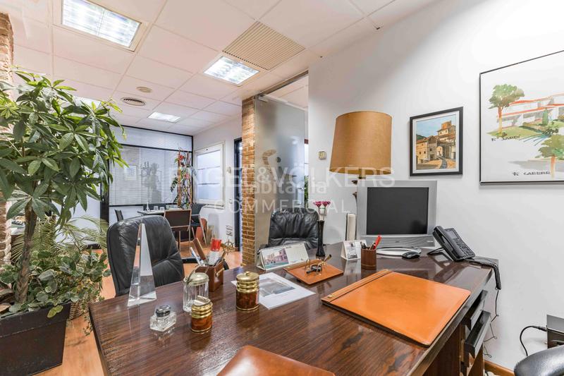 Foto 83ecfe5a-2735-4b4f-9b97-42ba70390309. Local commercial dans Sants-Badal Barcelona