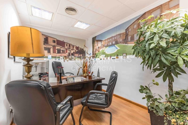 Foto d626440b-cfa8-4b07-aee4-d41ef865f363. Local commercial dans Sants-Badal Barcelona