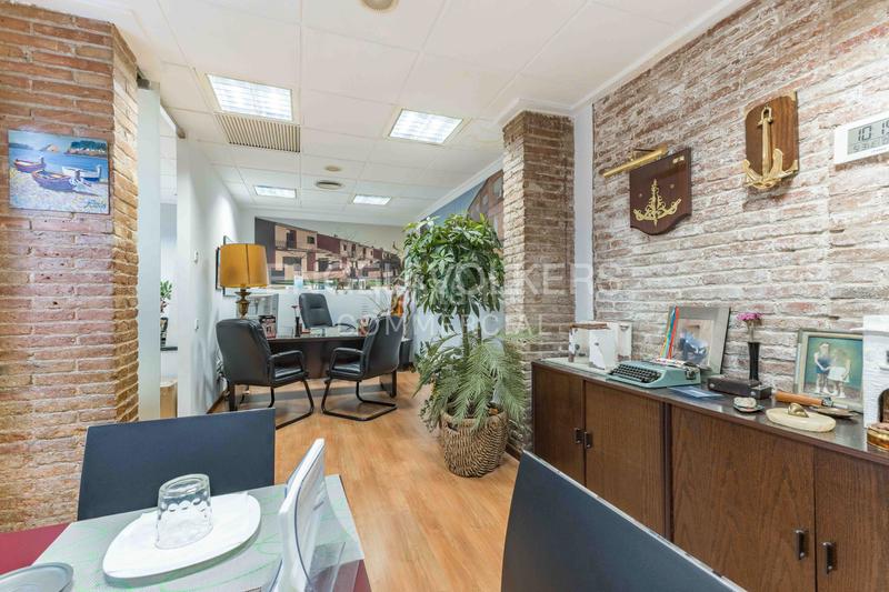 Foto fc4c8d21-caa5-4b15-b66e-f68cff9b0aa7. Alquiler oficina alquiler oficina en sants en Sants-Badal Barcelona