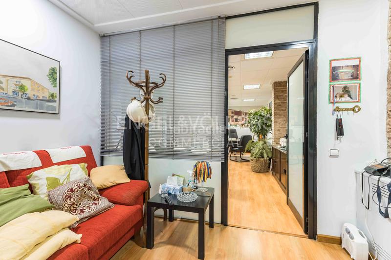 Foto 07cbc101-50e6-492c-ba23-cda6a1556e03. Location bureau dans Sants-Badal Barcelona