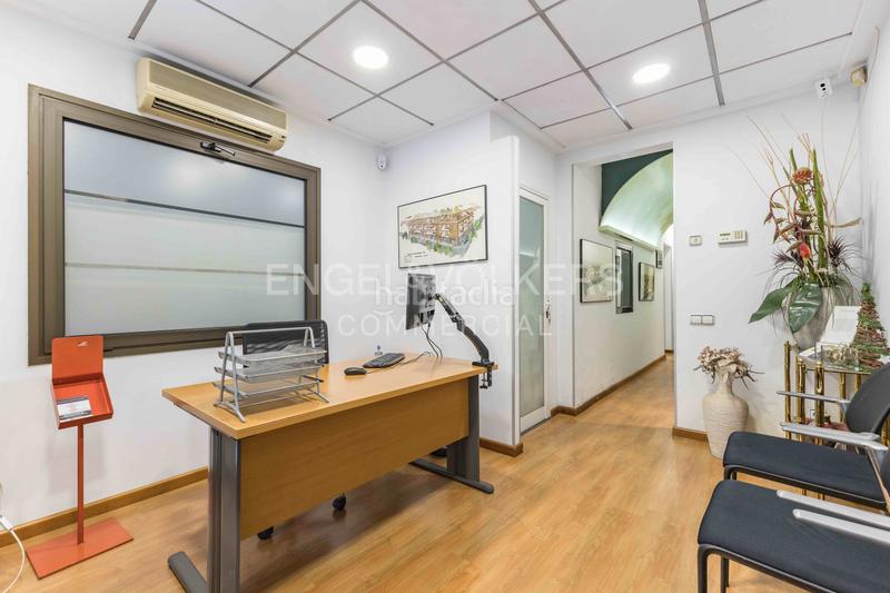 Foto 2844fa3d-7f38-463a-80b6-d2c91180d92d. Location bureau dans Sants-Badal Barcelona