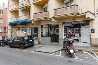 Business premise in Centre. Local amplio en rentabilidad 279 mts2 sant just desvern