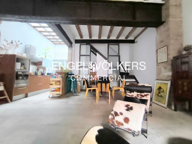 Foto 20f361c4-5b9d-4a6d-854c-f7614cece284. Local comercial a Raval Barcelona