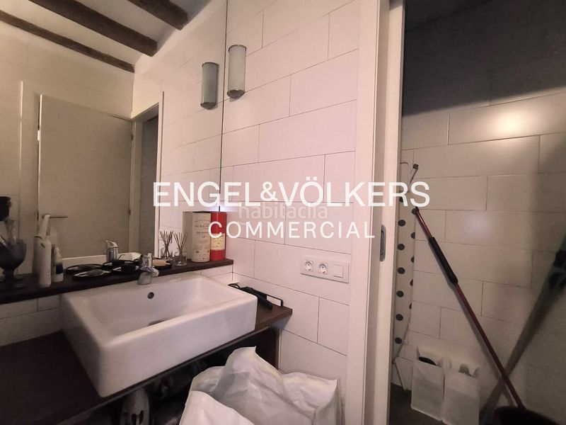 Foto 439abd6e-a592-4ff3-8db3-e8461b3ff943. Local comercial a Raval Barcelona