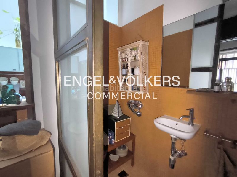 Foto 9fba2d46-26a6-4ca1-a434-1be9aad26274. Local comercial a Raval Barcelona
