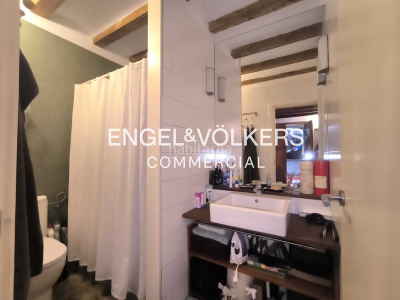 Foto a35e5002-f7c7-432d-8cbb-1c2fac9848c3. Local comercial a Raval Barcelona