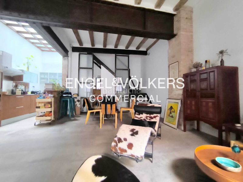 Foto b738fff6-b913-48bf-9e2a-f48abd902376. Local comercial a Raval Barcelona