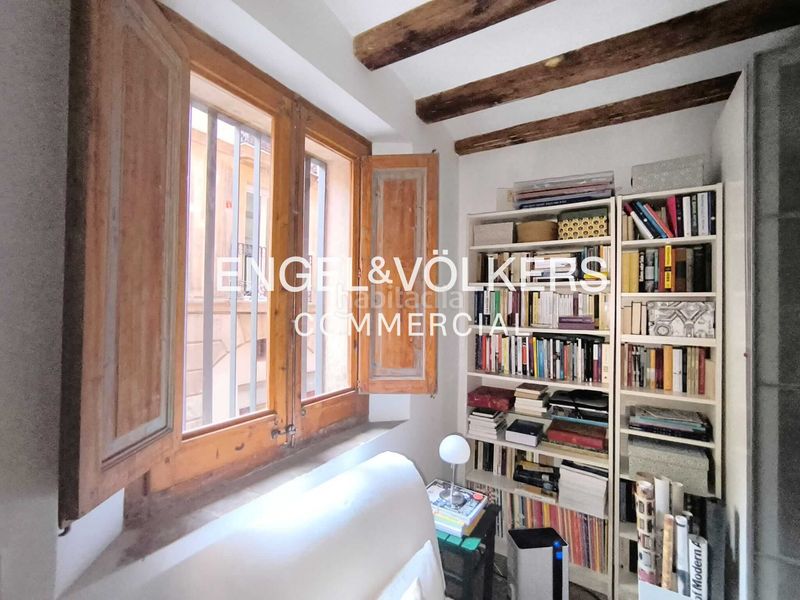Foto dbb2f806-f9ec-4360-abd4-ce9a2060f1dc. Local comercial a Raval Barcelona