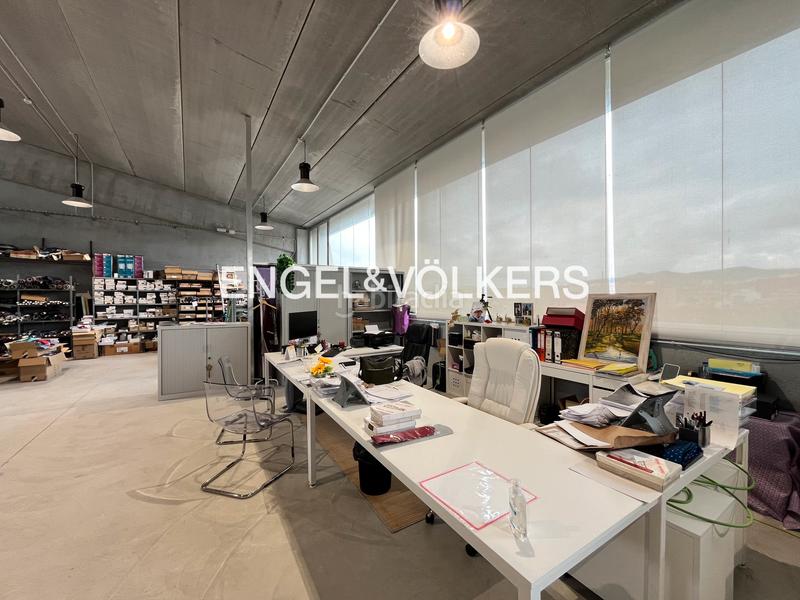 Foto 2aba9103-5380-4074-a6f2-9f5fa93f9ba0. Capannone industriale in Centre Badalona