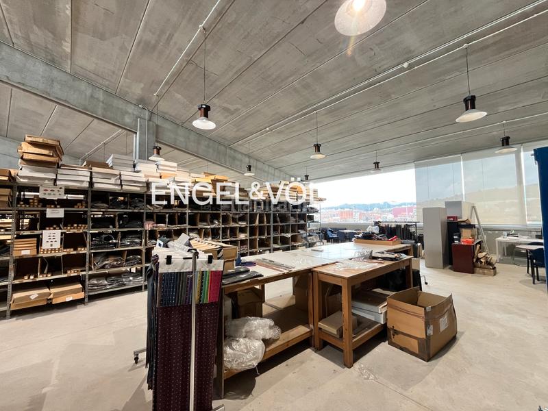 Foto 32866204-82b7-4c2b-8dc8-cd7f08ddb0ce. Capannone industriale in Centre Badalona