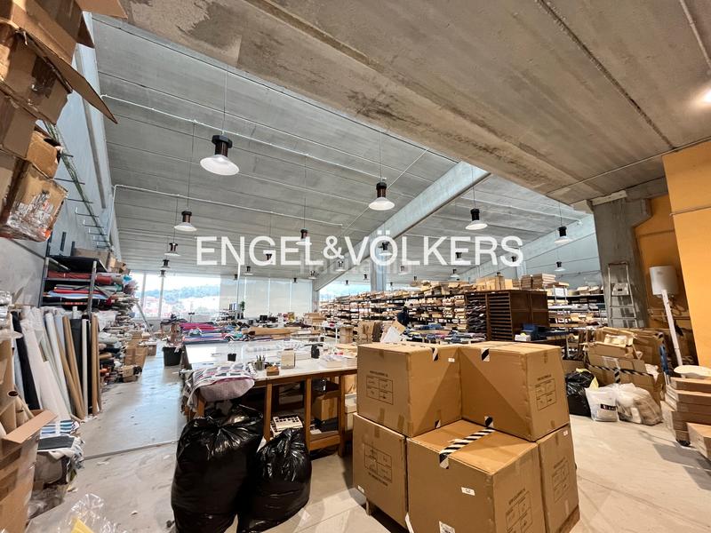 Foto 36376ea0-2dec-4a39-b6f9-d212780206f8. Capannone industriale in Centre Badalona