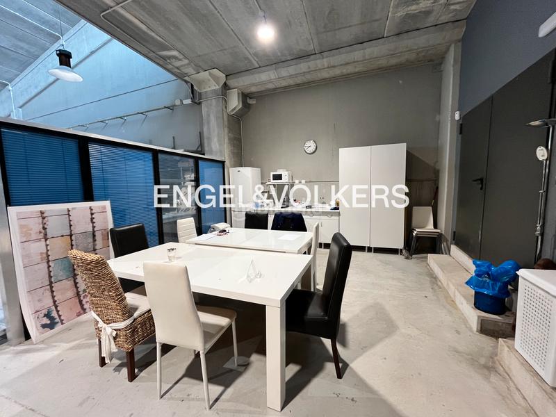 Foto 62f25b8b-3aa8-490e-986c-94b3addc868e. Capannone industriale in Centre Badalona