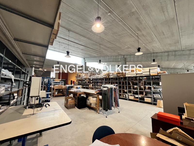 Foto 6dab56cb-7340-42fc-8c5b-f714d32c83f8. Capannone industriale in Centre Badalona