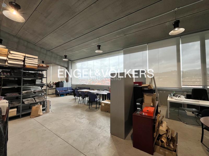 Foto 884342e7-6ef2-49e6-b4c0-79302ec506e7. Capannone industriale in Centre Badalona