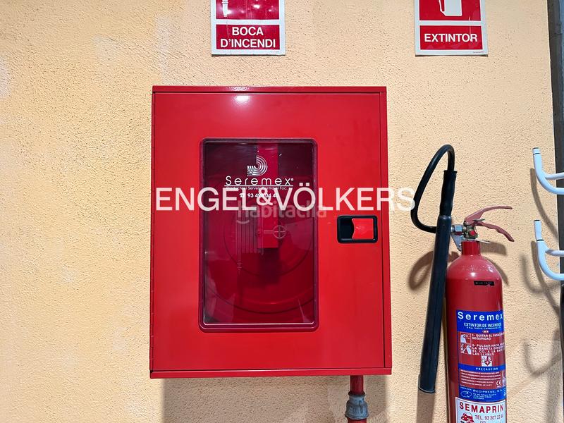 Foto cf107320-8ecd-469f-99fb-71170fc06389. Capannone industriale in Centre Badalona