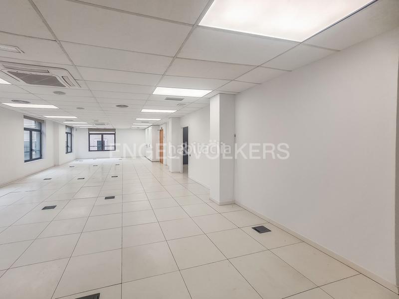 Foto b7ee3cbe-6beb-4499-96d7-d56591844ad4. Miete büro in Gòtic Barcelona