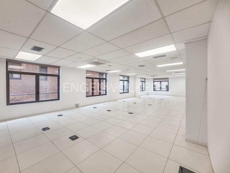 Foto c4837384-3f61-4ae8-9dbd-63d2286384d2. Rent office space in Gòtic Barcelona