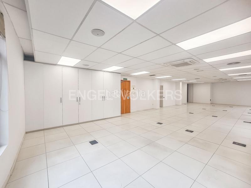 Foto d0362f7b-d135-4728-b25b-df7909549043. Rent office space in Gòtic Barcelona
