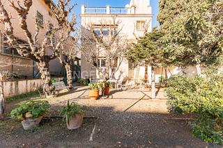 Gebäude in Turó de la Peira. Casa independiente en venta en horta