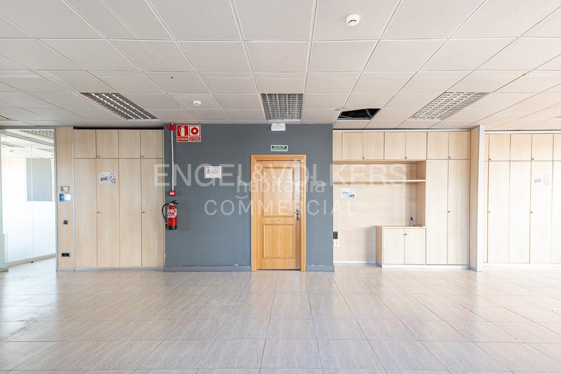 Foto 72e1ac4f-ebae-4386-a354-3e40fd6483d1. Rent office space with parking in Diagonal Mar i el Front Marítim del Poblenou Barcelona