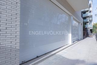 Bureau à Centre. Oficina en pb de obra nueva en lhospitalet